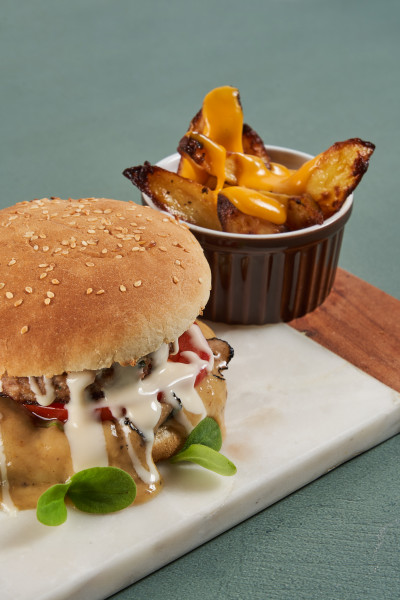 HAMBURGER CON CREMA DI PORCINI TARTUFATA