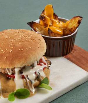 HAMBURGER CON CREMA DI PORCINI TARTUFATA