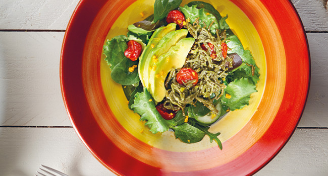 Insalata di salicornia, avocado e pomodorini