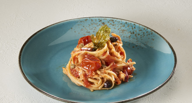 LINGUINE À LA MORUE ET AUX DATTERINI ROUGES