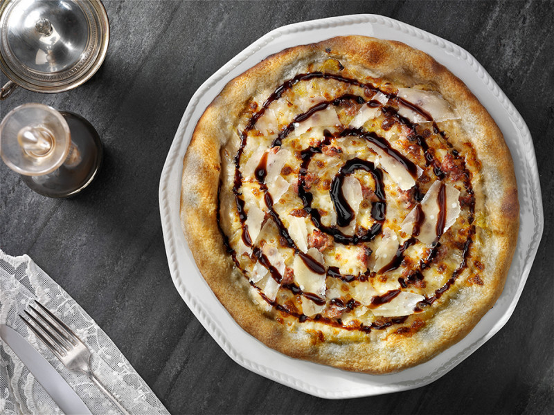 Pizza with Leek, sausages and Balsamic Glaze