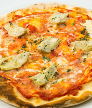 GLUTENFREIE ARTISCHOCKEN-PIZZA