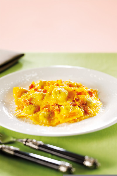 Ravioli Ai Porcini Con Pancetta E Salsa Allo Zafferano Rezepte Menu Srl Industria Specialita Alimentari