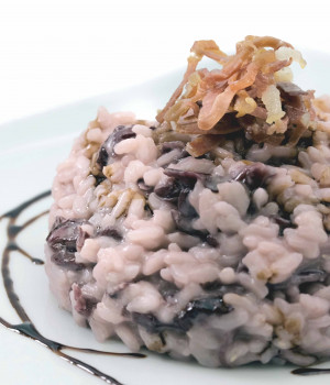 Risotto with red radicchio and balsamic