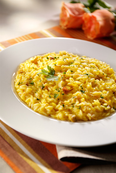 Risotto with asparagus, pancetta and saffron