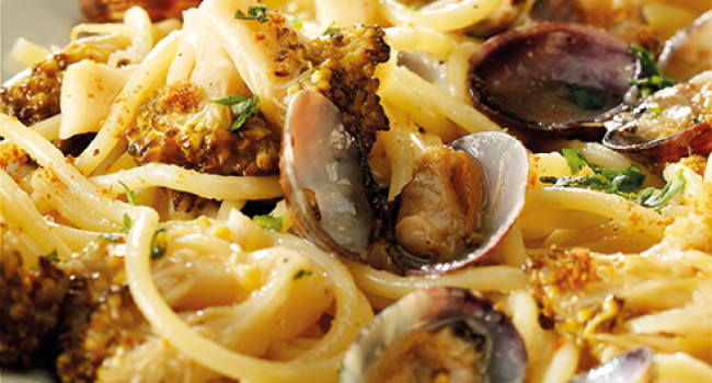 Spaghetti with Clams, Broccoli and bottarga