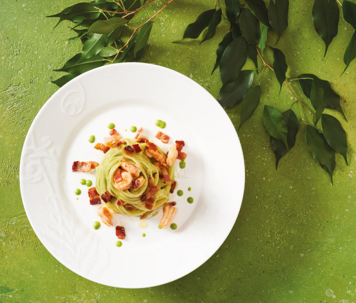 Glutenfreie Tagliatelle mit Zucchinicreme, Garnelen und knusprigem Bauchspeck