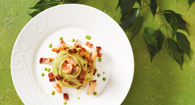 TAGLIATELLE GLUTEN FREE CON CREMA DI ZUCCHINE, MAZZANCOLLE E PANCETTA CROCCANTE