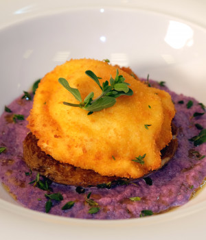 Crispy egg, red cabbage veloutè and porcini mushrooms