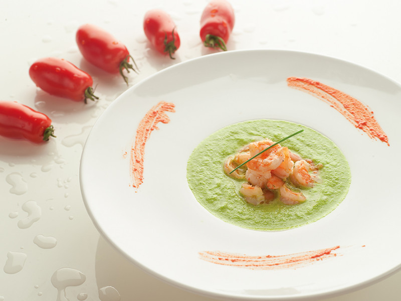 Peas veloutè with prawns